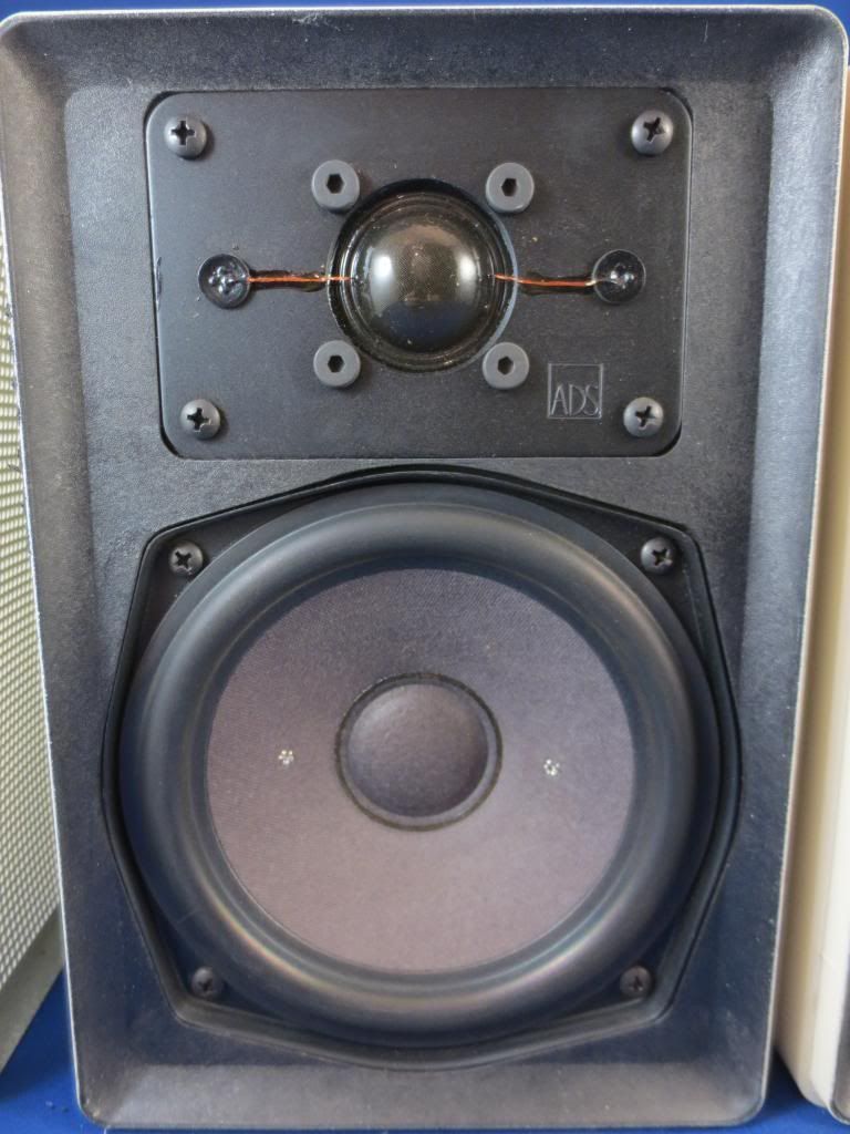ADS L300 C Speakers White Beautiful Condition For Sale Canuck Audio Mart